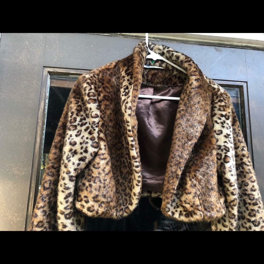 Beiza Faux Fur Women’s Leopard Winter Jacket Size Small